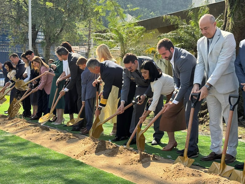 Les membres de l’Église et de la collectivité locale participent à la cérémonie d’ouverture du chantier du temple de Santos (Brésil) le samedi 1er août 2026, à Santos (Brésil).