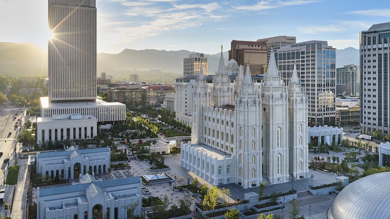 Le temple de Salt Lake se dresse sur Temple Square à Salt Lake City, le mardi 15 septembre 2026.
