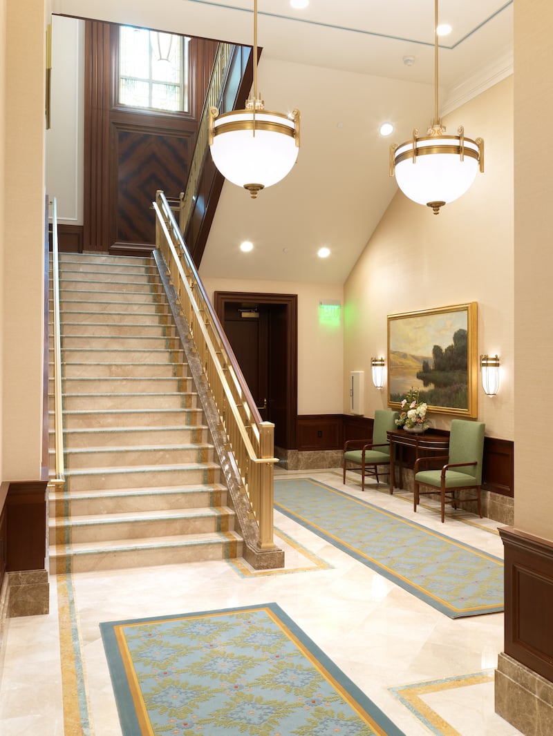 Un escalier à l'intérieur du temple de Montpelier (Idaho).