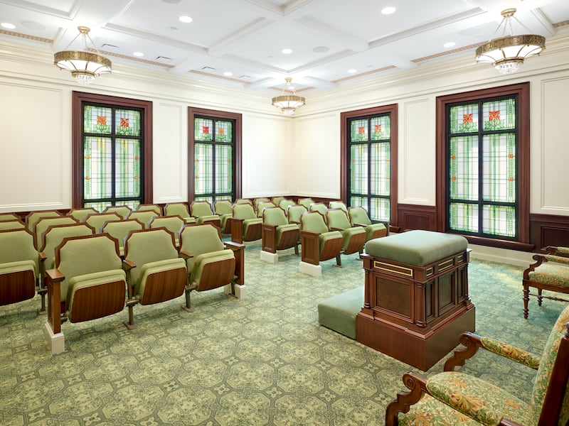 Une salle d'instruction à l'intérieur du temple de Cody (Wyoming).