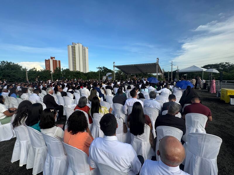 Des saints des derniers jours, des dirigeants de l'Eglise, des dirigeants civiques et des invites assistent a la ceremonie d'inauguration du temple de Teresina, au Bresil, le samedi 18 avril 2026, a Teresina, au Bresil.