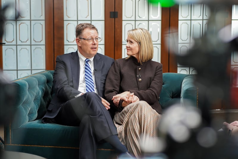 Frère Clark G. Gilbert et sœur Christine Gilbert sont interviewés pour le podcast Church News diffusé le mardi 24 février 2026.
