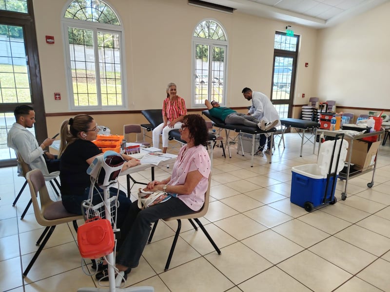 Des membres de l'Église de Jésus-Christ des Saints des Derniers Jours coordonnent une collecte de sang à San José, Aranjuez (Costa Rica), le 2 mai 2026.
