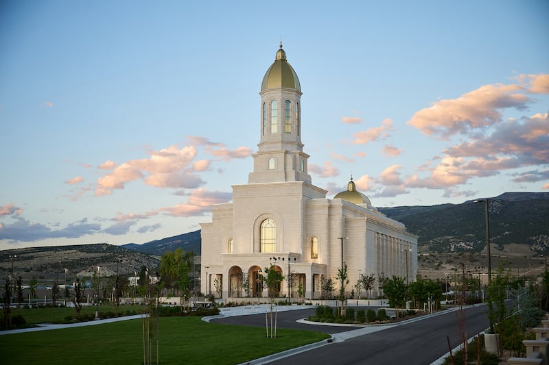 Le temple d’Ephraim (Utah) au crépuscule.