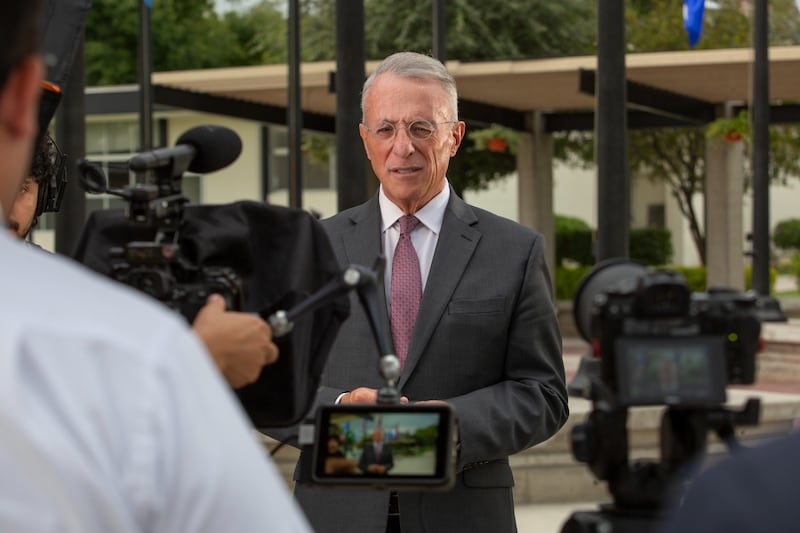 Frère Ulisses Soares, du Collège des douze apôtres, enregistre un message commémorant le 150e anniversaire du début de l'œuvre missionnaire au Mexique au centre de formation des missionnaires de Mexico, au Mexique, en août 2026.