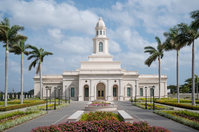 L’extérieur du temple de Managua (Nicaragua).