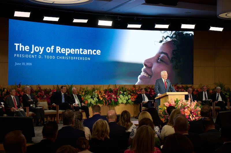 Le président D. Todd Christofferson, deuxième conseiller dans la Première Présidence, prend la parole au séminaire de 2026 pour les nouveaux présidents de mission au centre de formation des missionnaires de Provo à Provo, Utah, le 19 juin 2026.