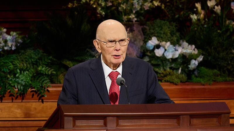Le president de l'Eglise, Dallin H. Oaks, parle lors de la session du dimanche apres-midi de la 196e conference generale annuelle de l'Eglise de Jesus-Christ des Saints des Derniers Jours au Conference Center a Salt Lake City, le 5 avril 2026.