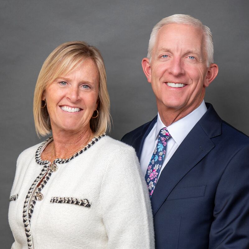 Lewis L. "Lee" Bird III et Linda P. Bird, qui serviront comme président et compagne de la mission d'Angleterre Londres à partir de juillet 2026.