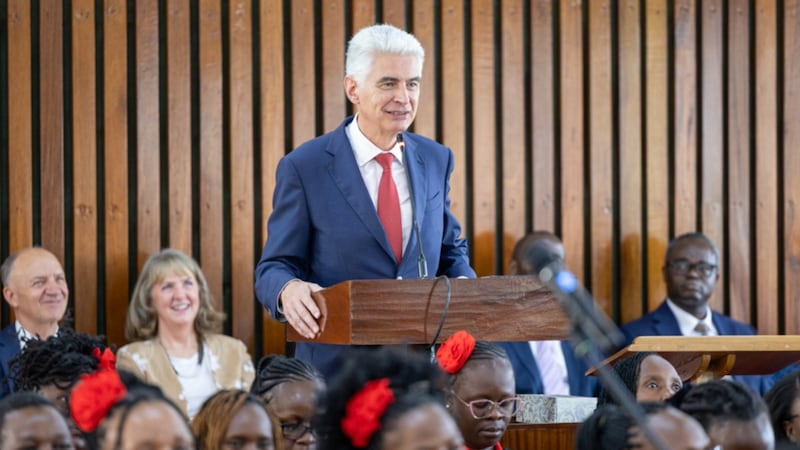 Frère Gérald Caussé s'adresse aux membres lors de la conférence du pieu de Nairobi Kenya Sud le 25 octobre 2026.
