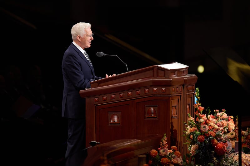 Le président D. Todd Christofferson, deuxième conseiller dans la Première Présidence, parle lors de la session du samedi matin de la 196e Conférence générale semestrielle de L'Église de Jésus-Christ des Saints des Derniers Jours dans le Centre des conférences à Salt Lake City, le 3 octobre 2026.