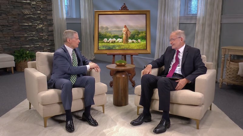 Le frère David A. Bednar et le frère Patrick Kearon, du Collège des douze apôtres, s'expriment dans une vidéo intitulée « Le sabbat et la réunion de sainte-cène », conçue pour être visionnée dans les paroisses et les branches le dimanche 6 septembre 2026.