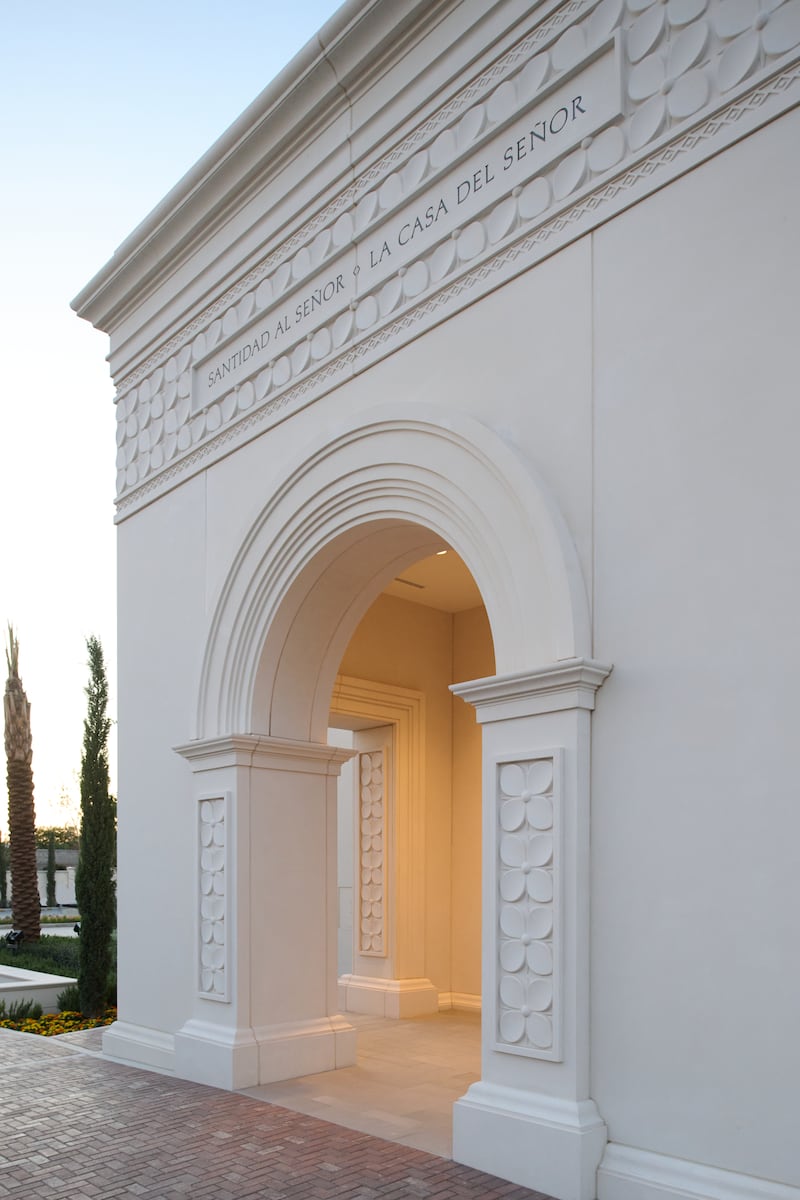 L'entrée du temple de Torreón (Mexique).