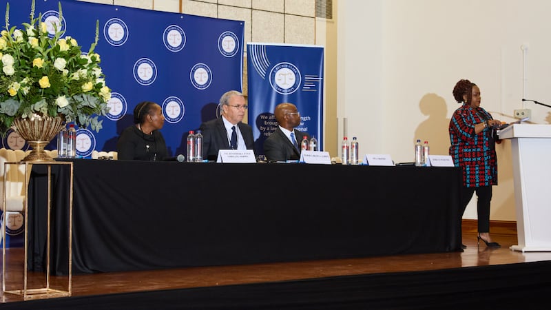 Frère Carlos A. Godoy se joint à d'autres intervenants lors d'une conférence sur la liberté religieuse à Johannesburg, en Afrique du Sud, le 8 août 2026.