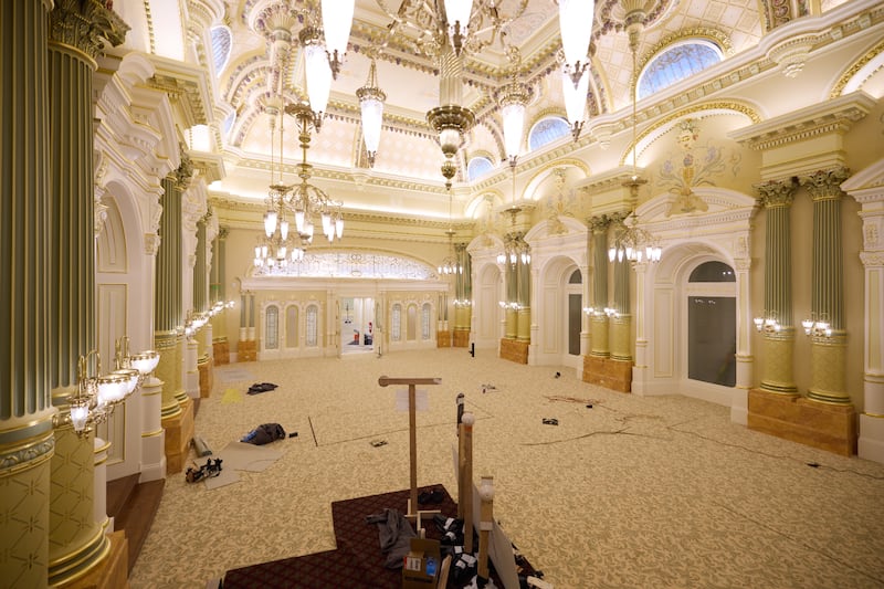 Le tapis nouvellement installé dans la salle céleste du temple de Salt Lake à Salt Lake City est montré le mardi 23 juin 2026.