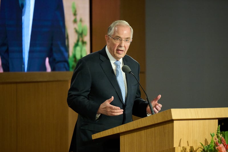 Frère Neil L. Andersen parle lors du séminaire 2026 pour les nouveaux présidents de mission le jeudi 18 juin 2026, au centre de formation des missionnaires de Provo à Provo, Utah.