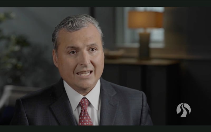Frère Pedro X. Larreal, soixante-dix Autorité générale, s'exprime lors de la diffusion d'une réunion spirituelle de BYU–Pathway Worldwide, le vendredi 2 octobre 2026.