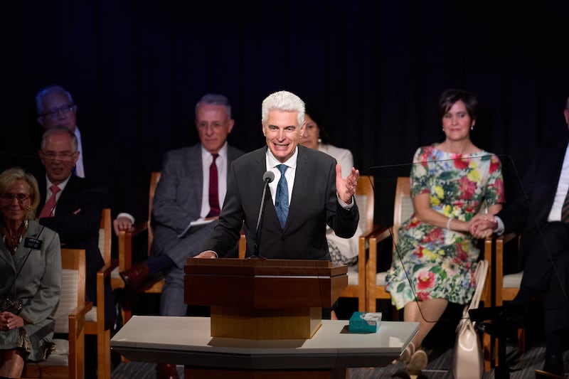 Frère Gérald Caussé prend la parole lors d'une réunion spirituelle dans le cadre du Séminaire pour les nouveaux présidents de mission 2026.