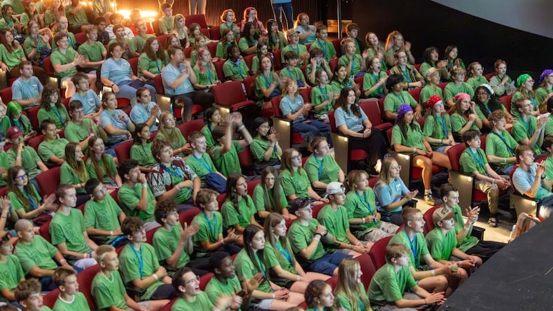 Des jeunes participent à une conférence Jeunes, soyez forts à Edmonton (Alberta, Canada), en juillet 2026.