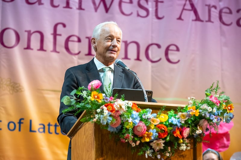 Frère Michael A. Dunn prend la parole lors de la conférence pour femmes « Faithful & Loved » 2026, tenue le samedi 19 septembre 2026, à l'université de North Texas à Denton (Texas).