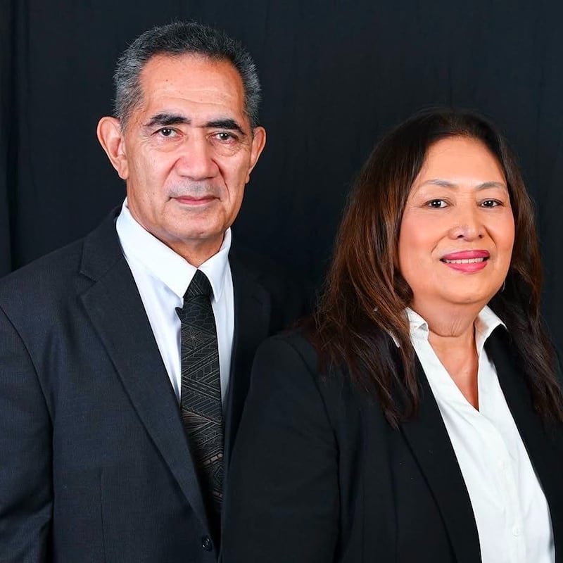 P. Mark Peteru et Ruta Peteru, qui serviront comme président et matrone du nouveau temple de Port Moresby, Papouasie-Nouvelle-Guinée. Ils commenceront leur service lorsqu'il sera dédié.