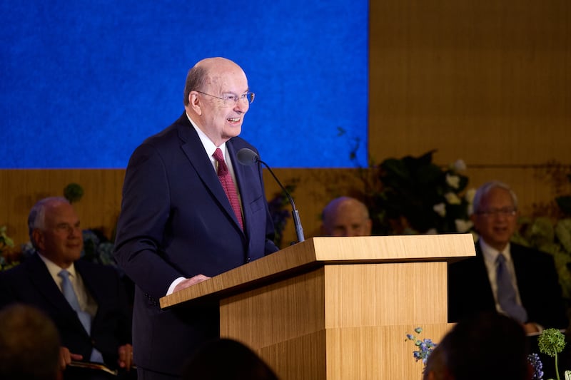 Elder Quentin L. Cook, du Collège des douze apôtres, prend la parole au séminaire 2025 pour les nouveaux dirigeants de mission au centre de formation missionnaire de Provo, en Utah, le jeudi 19 juin 2025.
