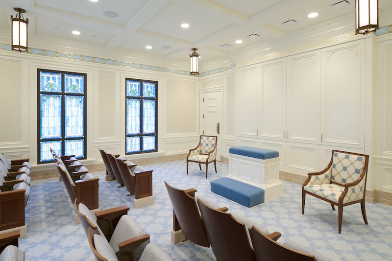 Une salle d'instruction à l'intérieur du temple de Cleveland (Ohio).