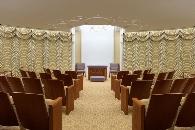 Une salle d'instruction dans le temple de San Diego, en Californie.