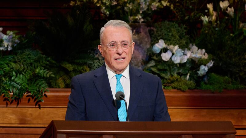 Frere Ulisses Soares, du College des douze apotres, parle lors de la session du samedi apres-midi de la 196e conference generale annuelle de l'Eglise de Jesus-Christ des Saints des Derniers Jours au Conference Center a Salt Lake City, le 4 avril 2026.