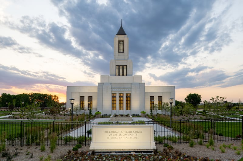 Le temple de Wichita (Kansas) par temps nuageux.