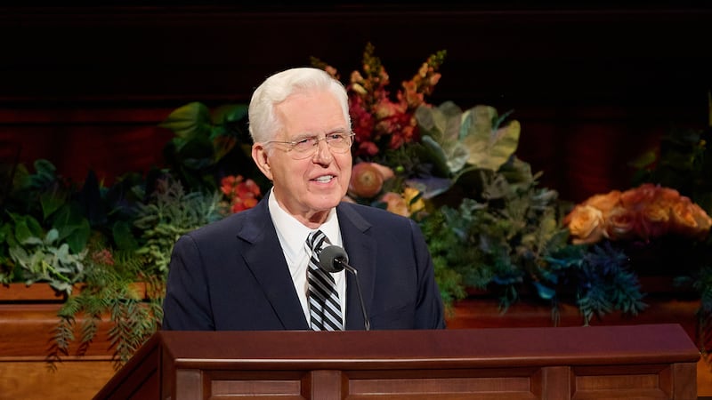 Le président D. Todd Christofferson, deuxième conseiller dans la Première Présidence, s'exprime lors de la session du samedi matin de la 196e Conférence générale d'automne de l'Église de Jésus-Christ des Saints des Derniers Jours au Centre de conférences à Salt Lake City, le 3 octobre 2026.