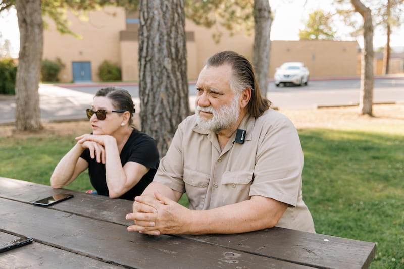 Brent et Cherie Tolman racontent comment ils ont perdu leur maison dans les incendies de forêt de Spokane au début du mois d'août, à Spokane (Washington), le samedi 22 août 2026.