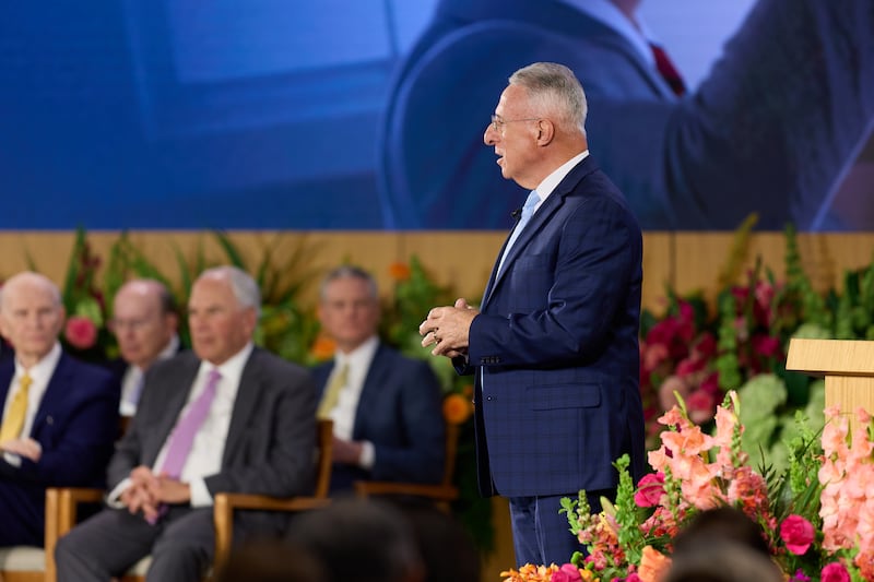 Frère Ulisses Soares s'exprime lors du Séminaire 2026 pour les nouveaux présidents de mission le jeudi 18 juin 2026, qui s'est tenu au centre de formation des missionnaires de Provo à Provo, Utah.