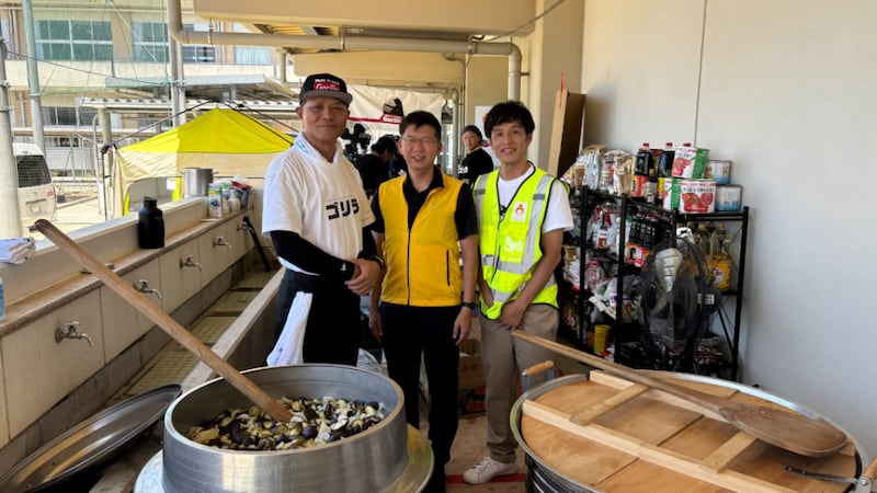 Des membres de l’Église et Second Harvest Japan travaillent ensemble pour fournir des secours après le séisme du 28 juillet 2026 à Kumamoto (Japon).
