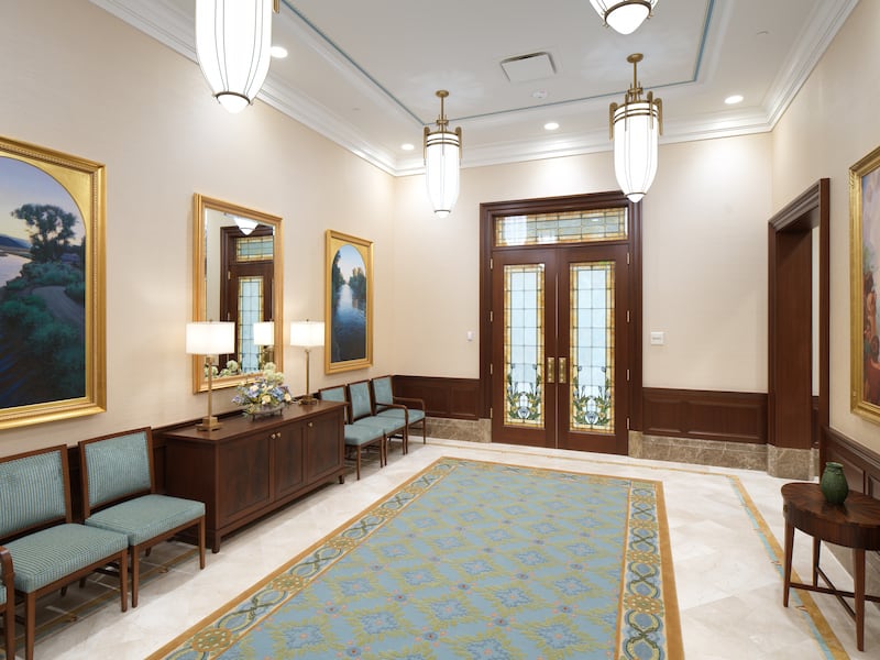Un couloir à l'intérieur du temple de Montpelier (Idaho).