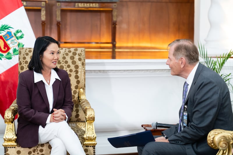 frère Gary E. Stevenson, du Collège des douze apôtres de L’Église de Jésus-Christ des Saints des Derniers Jours, s’entretient avec la présidente du Pérou, Keiko Fujimori Higuchi, dans le cadre d’un ministère dans ce pays d’Amérique du Sud, le jeudi 27 août 2026, au palais du Gouvernement, à Lima (Pérou).