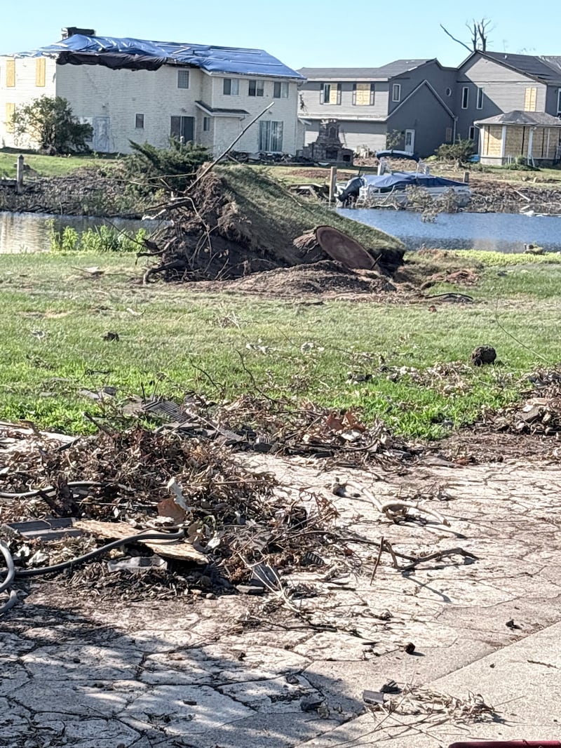 Destruction dans le nord-est du Wisconsin causée par une tornade EF-3 qui a touché terre le 27 juillet 2026.