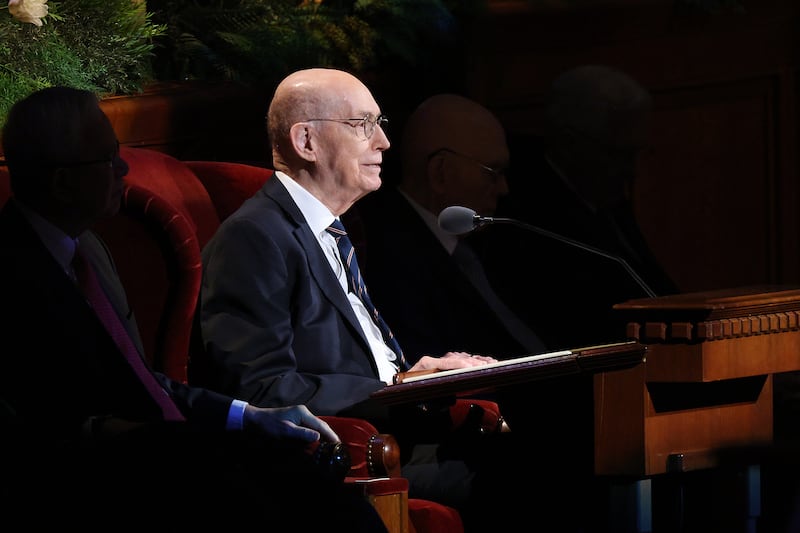 Le president Henry B. Eyring, premier conseiller dans la Premiere Presidence, parle lors de la session du samedi matin de la 196e conference generale annuelle de l'Eglise de Jesus-Christ des Saints des Derniers Jours au Conference Center a Salt Lake City, le 4 avril 2026.