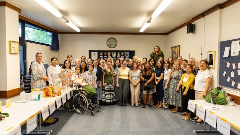 Des femmes des assemblées locales de Vienne (Autriche) et de ses environs se rassemblent après avoir préparé des kits d’hygiène et des colis d’encouragement pour les foyers d’accueil de Caritas Autriche, le 1er septembre 2026.