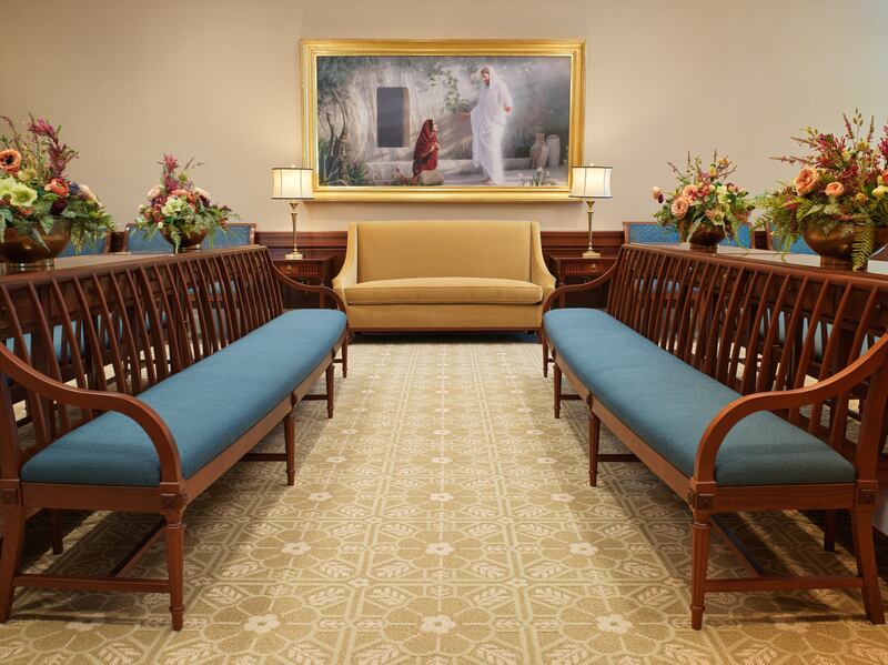 Une salle d'attente à l'intérieur du temple d'Ephraim (Utah).