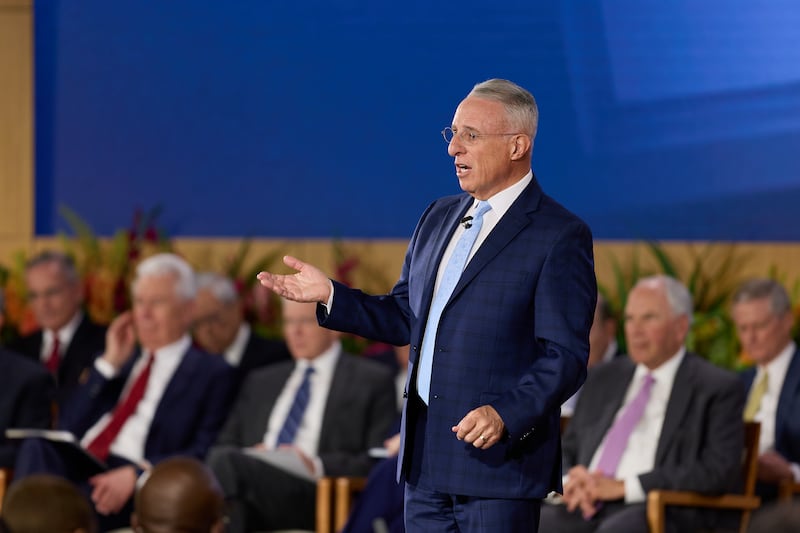 Frère Ulisses Soares s'exprime lors du séminaire 2026 pour les nouveaux présidents de mission le jeudi 18 juin 2026, qui s'est tenu au centre de formation des missionnaires de Provo à Provo, en Utah.
