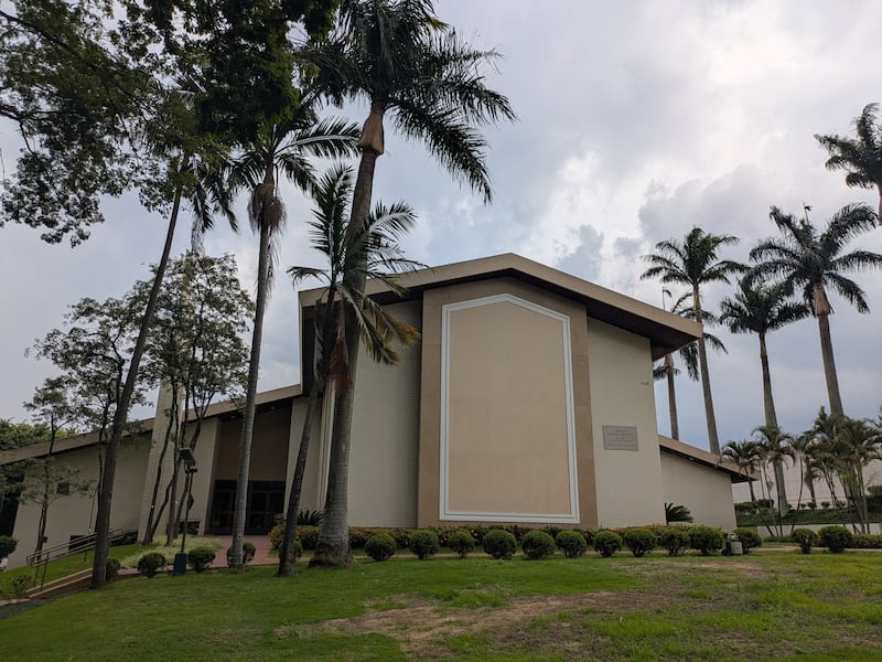 Une maison de reunion de l'Eglise de Jesus-Christ des Saints des Derniers Jours, situee entre le temple de Sao Paulo, au Bresil, et le centre des visiteurs, le 25 fevrier 2026.